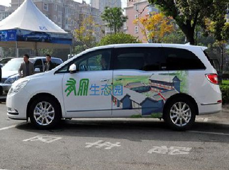 临水户外车贴喷绘如何保持效果?